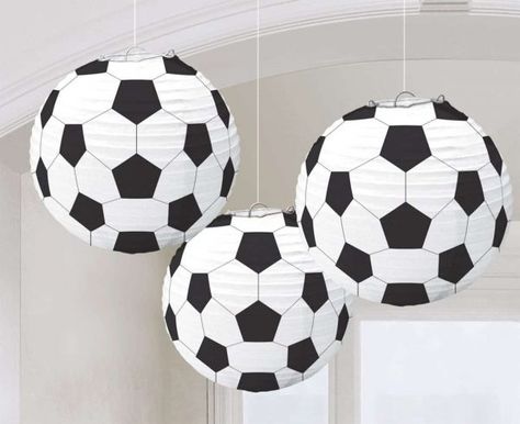 Soccer Birthday Party: Futbol Birthday Party Ideas.  Let\'s kick this party into gear with some amazing Soccer birthday party ideas.  Today I am sharing some of my favorite soccer party ideas to make a great futbol birthday party! Check out these soccer party decoration ideas and all our soccer party ideas and inspiration.  Also...be sure to take a look at these soccer party dessert ideas! Soccer Party Decorations, Soccer Banquet, Soccer Theme Parties, Soccer Decor, Soccer Room, Sports Theme Classroom, Football Party Decorations, Paper Lantern Decor, Soccer Birthday Parties