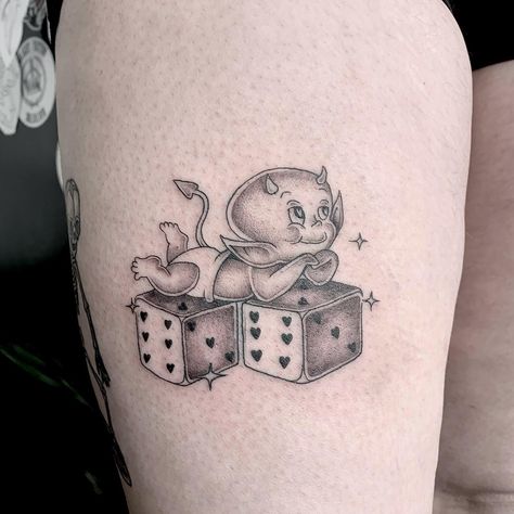 30+ Dice Tattoos: Best Drawings and Meaning of Dice - 100 Tattoos Lucky Dice Tattoo, Dice Tattoos, Gamble Tattoo, Lighter Ideas, Dice Drawing, Disney Sleeve Tattoos, Dice Tattoo, Lucky Tattoo, Pig Tattoo