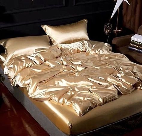 Bed Sheets Ideas, Silk Bed Sheets, Best Bed Sheets, Covers Bed, Gold Bed, Best Bed, Silk Bedding Set, Luxury Bed Sheets, Satin Bedding