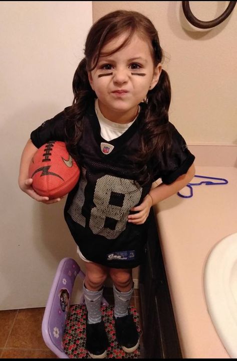 Spirit week at school #preschool spirit week ideas #sports #jersey Jersey Day At School, Nerdy Outfits For School Spirit Week, Preschool Spirit Week, Sports Day Dress Up Ideas, Sports Day Spirit Week, Jersey Day Spirit Week, Spirit Week Ideas, Diy Girls Costumes, Spirit Day Ideas