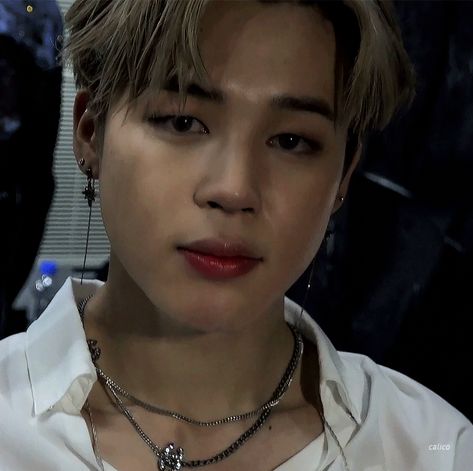 Staring At You, Cant Breathe, Park Jimin Cute, Jimin Wallpaper, Bts "on", Beautiful Gif, Hip Hop Rap, Music Genres, Jimin Jungkook