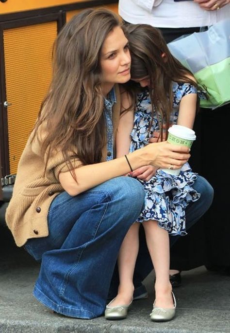 Kate Holmes Style, Brook Burke, Kate Holmes, Katie Holmes Style, Suri Cruise, Fashion Corner, Celebrity Moms, Katie Holmes, Mother And Daughter