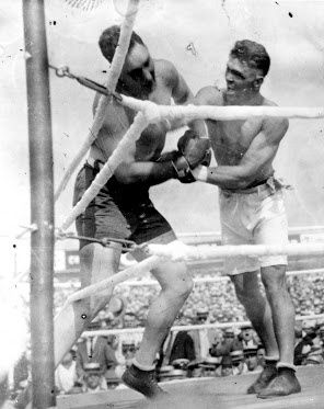 The Champ Doing What He Does Best Luxor Hotel Las Vegas, Jack Dempsey, Vintage Boxer, Boxing History, Bad Intentions, One Million Dollars, Boxing Quotes, Martial Artists, Joker And Harley Quinn