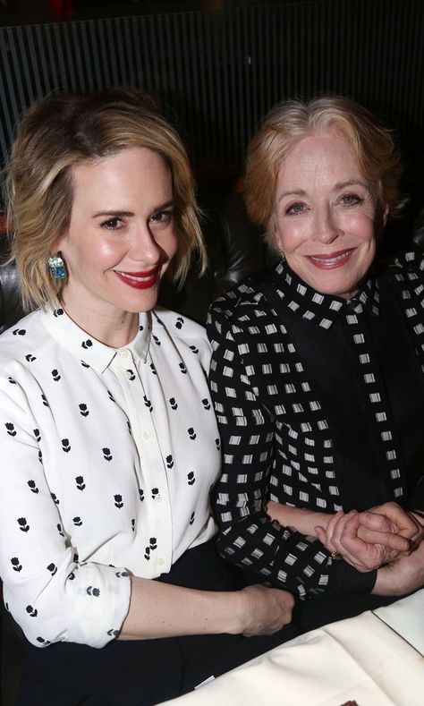 Sarah Paulson Confirms Her Romance With Holland Taylor: "I'm in Love" Holland Taylor, Sarah Paulson, Beyonce And Jay Z, Beyonce And Jay, Middle Aged Women, Famous Couples, Jessica Biel, Jennifer Garner, Dakota Johnson