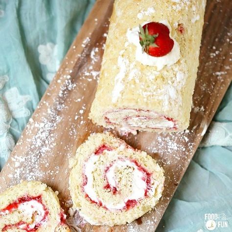 Strawberry Shortcake Roll, Strawberry Syrup Recipes, Strawberry Roll, Shortcake Biscuits, Strawberry Shortcake Recipes, Shortcake Recipe, Salty Cake, Strawberry Syrup, Roll Cake