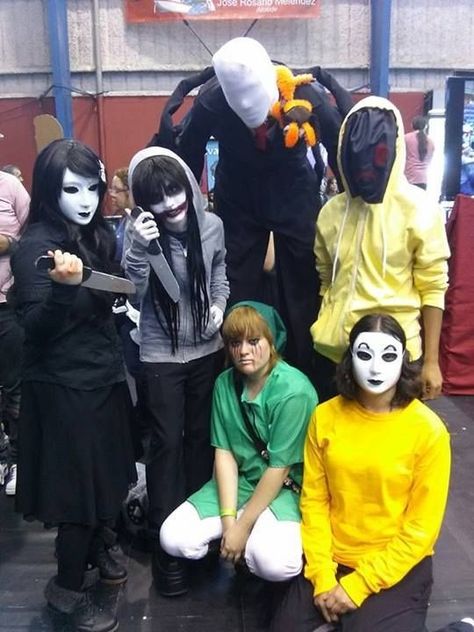 3 People Costumes, Creepypasta Cosplay, Friend Costumes, Creepypasta Funny, Duo Halloween Costumes, Laughing Jack, Marble Hornets, Costumes For Teens