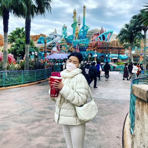 Disneysea Tokyo Outfit, Tokyo Disney Sea Outfit, Disneysea Outfit, Disney Sea Outfit, Disney Sea Tokyo, Tokyo Outfits, Disneysea Tokyo, Travel Ootd, Insta Poses