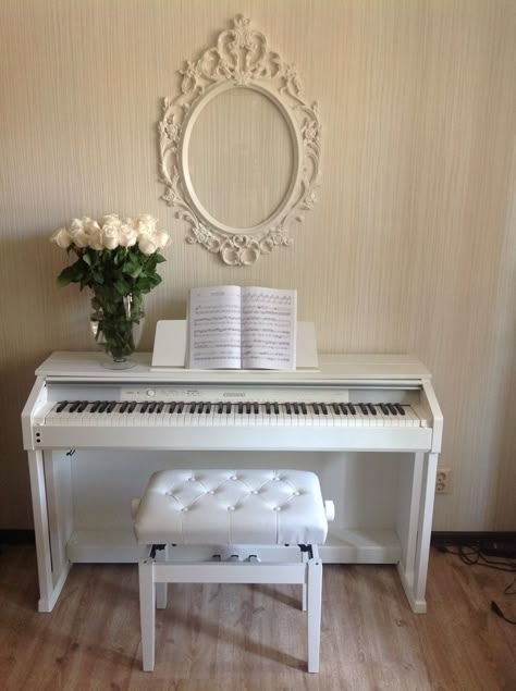 White Piano Aesthetic, Piano In Bedroom, Bedroom With Piano, Piano In Room, Piano Bedroom, White Piano Keyboard, Piano Room Ideas, Small Piano, Cute Piano