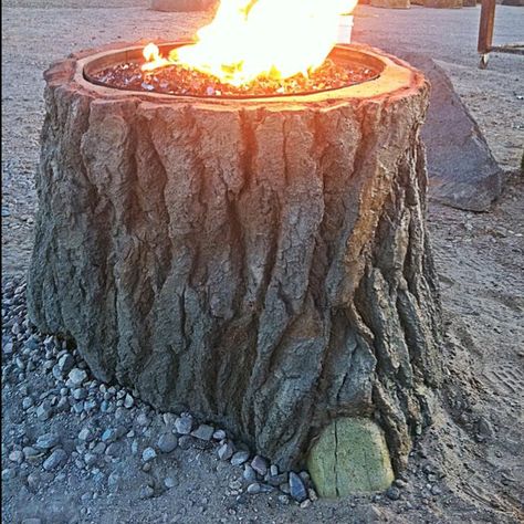 Stump Fire Pit, Stump Decor, Fire Pit Plans, Fire Pit Party, Outside Fire Pits, Fire Pit Ring, Backyard Seating Area, Outdoor Fire Pit Designs, Fire Pit Furniture