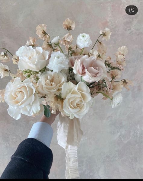 Cream Color Bouquet, Organic White Bouquet, Boho Wedding Florals Bouquets, Ethereal Floral Arrangements, Vintage Wedding Florals, December Wedding Flowers, Muted Pastel Wedding, Classic Wedding Colors, Cream Bridal Bouquet