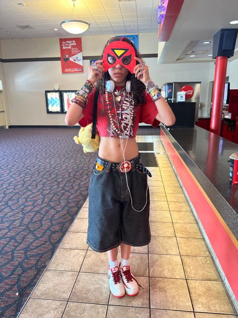 Pikachu Inspired Outfit, Spiderman Outfit Aesthetic, Black Jorts Fit, Black Jorts Outfit Aesthetic, Spiderman Shirt Outfit, Black Jorts Outfit Idea, Y2k Jorts Outfit, Jorts Outfit Idea Black Women, Jorts Womens Fit