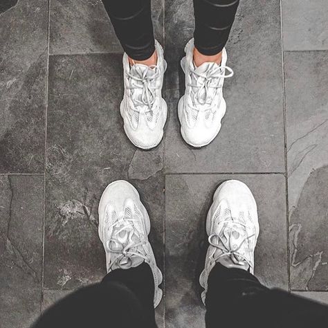 Yeezy 500 Outfit Women, Yeezy 500 Outfit, Summer Shoes Sandals Flats, Shoe Game Questions, Women Yeezy, Aldo Shoes Women, Couples Pic, Summer Shoes Sandals, Mens Summer Shoes