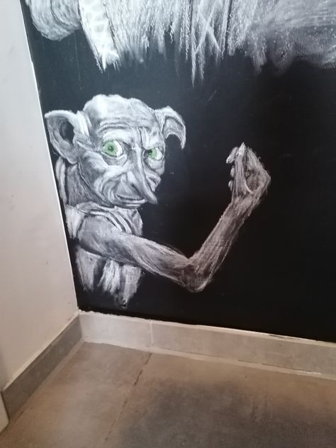 Dobby the House Elf of the Harry Potter Books with cheap children's chalk on a kitchen wall #dobby #freeelf #harrypotter #hogwarts #chalk #pastel #drawing Harry Potter Chalk Art, Dobby The House Elf, Walk Ideas, Harry Potter Theme Birthday, House Elf, Walk Idea, Chalk Pastel, Harry Potter Cake, Elf House