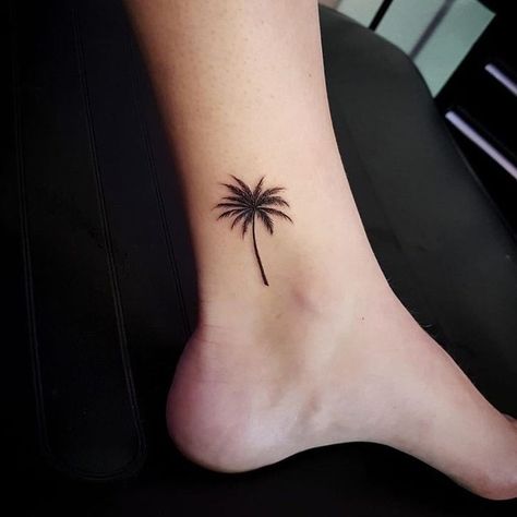 Coconut Tree Tattoo, Tattoo Palm Tree, Geometric Tattoo Tree, Back Of Ankle Tattoo, Tattoo Para, Mens Arrow Tattoo, Tree Tattoo Ankle, Palm Tree Tattoo Ankle, Rose Tattoo On Ankle