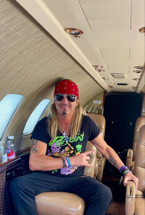 Brett Michaels Costume, Poison Rock Band, Brett Michaels, Bret Michaels Band, Bret Michaels Poison, Kid Rock Picture, Glam Rock Bands, Cool Galaxy Wallpapers, Trace Adkins