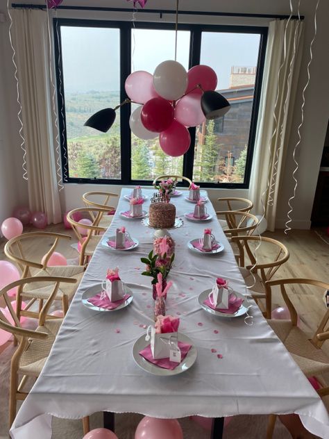 Party Inspo Decoration, Pink Bday Dinner, Birthday Party Coquette, Birthday Dinner Pink Theme, Birthday Decorations Coquette, Couqutte Birthday Theme, Sweet Sixteen Party Themes, Valentines Birthday Party, Hen Party Decorations