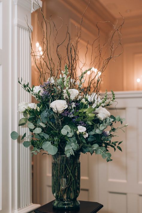 Eucalyptus Bouquet Vase, Large Vase Arrangements, Bridal Suite Decor, Eucalyptus Arrangement, Willow Flower, Foliage Arrangements, Branch Centerpieces, White Floral Arrangements, Small Flower Arrangements