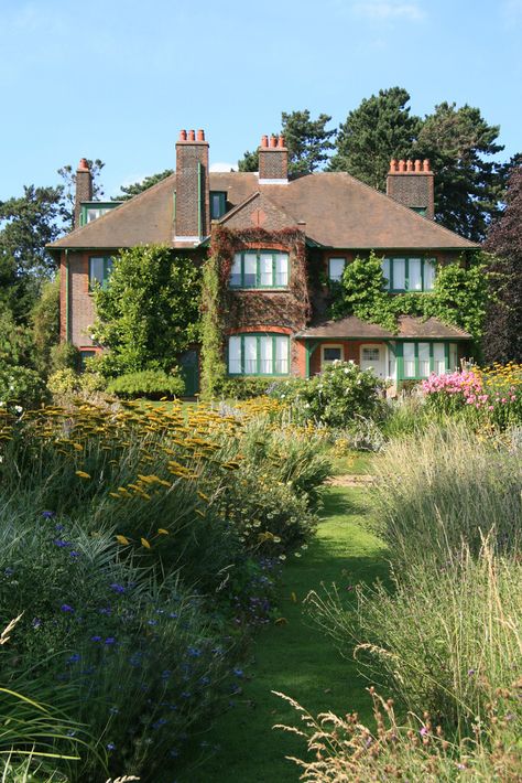 London School Of Economics, English Village, George Bernard Shaw, Bernard Shaw, St Lawrence, English Cottage, November 17, Historic Homes, Historic Buildings