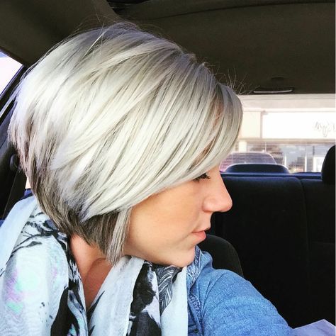 Platinum with a hint of dark highlights underneath Bob Hairstyles With Color, Hairstyles With Color, Medium Bob, Bob Haircut For Fine Hair, Bob Hairstyles For Fine Hair, Bob Haircuts For Women, Short Bob Haircuts, Long Bob Hairstyles, Short Blonde