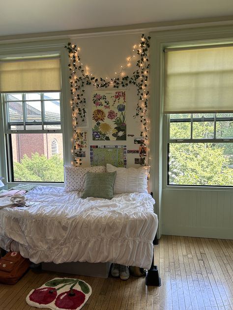 this is my dorm at harvard college! University Of Utah Dorm, Harvard Dorm Room, Harvard Dorm, Harvard College, University Of Utah, Dorm Room Decor, Aesthetic Room, Room Inspo, Dorm Room