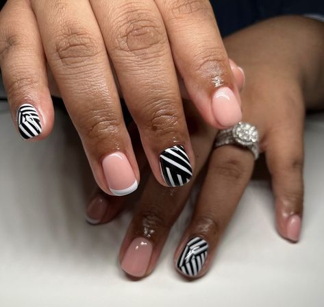 Red Black And White Short Nails, Short Nail Square, Dope Nail Designs Short, Nail Designs Short, Nail Square, Short Nail Manicure, Opi Gel Nails, Natural Nail Designs, Acrylic Toe Nails