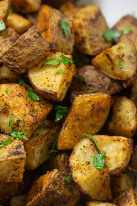 Crispy Roasted potatoes seasoned with spices and fresh parsley. Yellow Idaho Potato Recipes, Roasted Potatoes Russet, Crispy Oven Roasted Potatoes, Baked Potato Wedges Recipe, Russet Potato Recipes, Potato Ideas, Cheesy Scalloped Potatoes Recipe, Easy Scalloped Potatoes Recipe, Crispy Roasted Potatoes