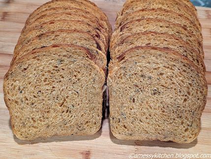 A Messy Kitchen: Copycat Panera Tomato Basil Bread Panera Tomato Basil Bread, Tomato Basil Bread Recipe, Tomato Basil Sandwich, Tomato Basil Bread, Copycat Panera, Basil Bread, Restaurant Copycat, Tomato Bread, Best Grilled Cheese