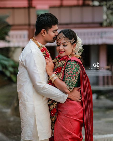 Kerala Wedding Poses, Tamil Wedding Couple Poses, Kerala Photos, Marriage Poses, Marriage Stills, Wedding Couple Pictures, Indian Bride Poses, Muslim Wedding Photography, Indian Bride Photography Poses