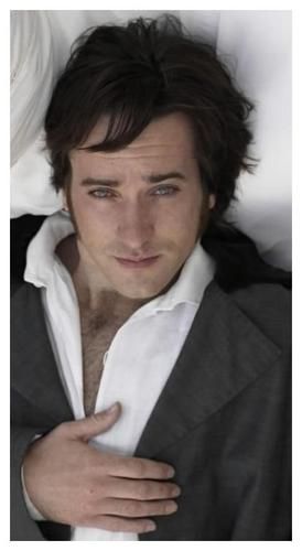 Mathew MacFadyen. Why? Because he played Mr. Darcy. Darcy Pride And Prejudice, Ripper Street, A Man In A Suit, Pride And Prejudice 2005, Man In A Suit, Jane Austin, Septième Art, Matthew Macfadyen, Mr Darcy