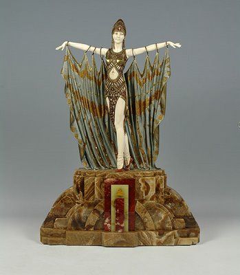 Demetre Chiparus 1886-1947 | Art Déco sculptor Deco Statue, Art Deco Statue, Bijoux Art Deco, Statue Art, Art Deco Lady, Art Deco Sculpture, Art Deco Architecture, Art Deco Period, Art Deco Era