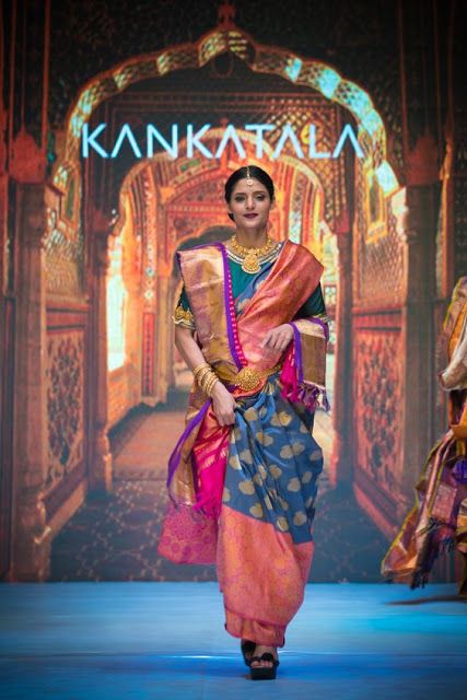 Want to dress up like a Queen?? Here are some Saree Inspirations from The Era of Queens!! Saree Combination, Ladies Photo, Saree Kanjivaram, Kanjeevaram Sarees, Desi Dress, Saree Draping Styles, 9 September, Cotton Saree Designs, Kanjivaram Silk Saree