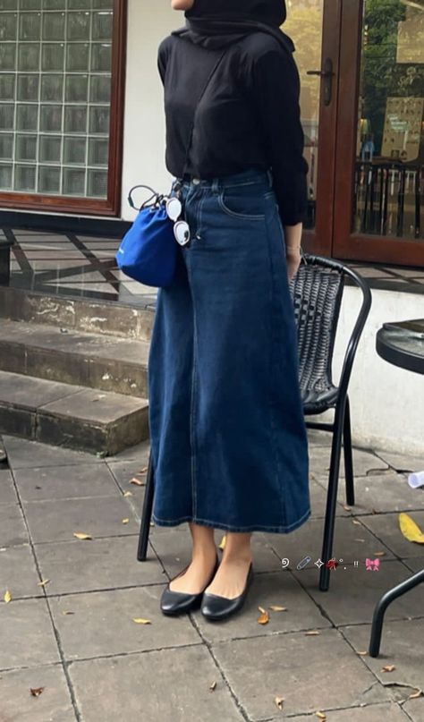 Denim Skirt Outfit Hijab, Jeans Skirt Outfit Hijab, Ootd Rok Jeans, Ootd Celana Jeans Biru, Ootd Rok Jeans Hijab, Hijab Outfit Jeans, Rok Jeans Hijab Ootd, Ootd Jeans Kulot Hijab, Jeans Outfit Hijab