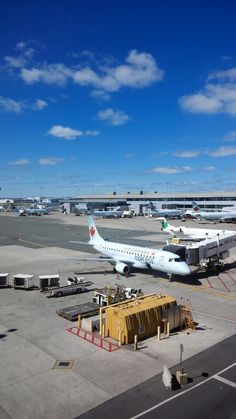 Canada Airport Toronto, Aeroport Aesthetic, Canada Airport, Toronto Pearson International Airport, Airplane Window View, Toronto Airport, Plane Photos, Funny Instagram Captions, Airport Pictures