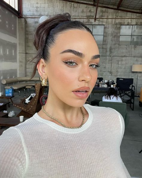 Cartia Mallan on Instagram: “by popular demand 🌪” Cartia Mallan, U Go Girl, Selfie Makeup, Makeup Eyes, Summer Wardrobe, Beauty Women, Business Casual, Makeup Looks, Wedding Planning