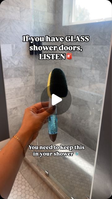 Whitney White➖Cleaning Specialist on Instagram: "Have you tried this yet?! You SHOULD be doing this after every shower🚿- instead of using a squeegee! SAVE this post and follow for more cleaning tips 🧼⬇️" Shower Screen Cleaning Hacks, How Do You Clean Glass Shower Doors, Clean Shower Glass Door, Glass Shower Door Cleaner, Shower Door Cleaner, Cleaning Shower Glass, Clean Shower Doors, Shower Cleaning, Decorating Hacks