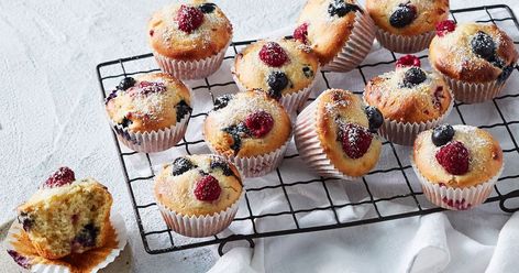 Made from sweetened condensed milk, raspberries and blueberries these easy muffins make a sweet morning or afternoon tea treat. Milk Muffins, Sweetened Condensed Milk Fudge, Condensed Milk Recipes Desserts, Sweetened Condensed Milk Recipes, Roasted Rhubarb, Sweet Condensed Milk, Super Easy Desserts, Chocolate Slice, Tiramisu Dessert