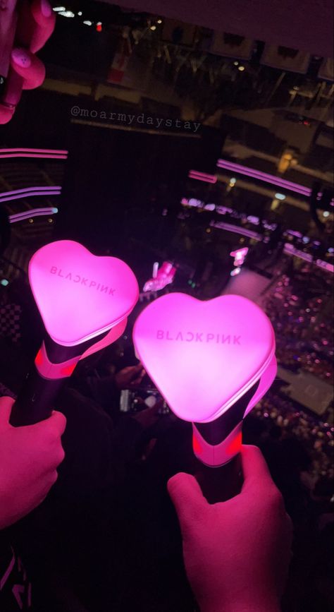 Blinks Aesthetic, Blink Wallpaper, Concert Blackpink, K Pop Aesthetic, Blackpink Lightstick, Blackpink Merch, Aesthetic Concert, Blackpink Concert, Kpop Concert