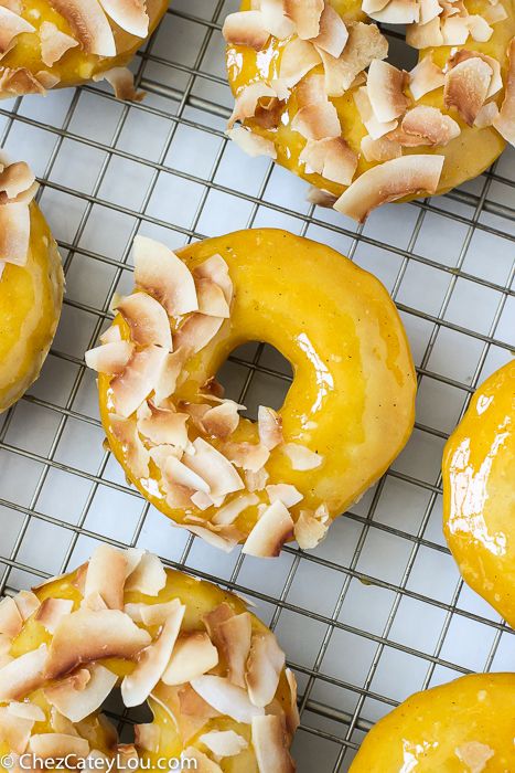 Mango Glaze, Donuts Donuts, Browned Butter, Homemade Donuts, Doughnut Recipe, Mango Coconut, Delicious Donuts, Baked Donuts, Mini Donuts