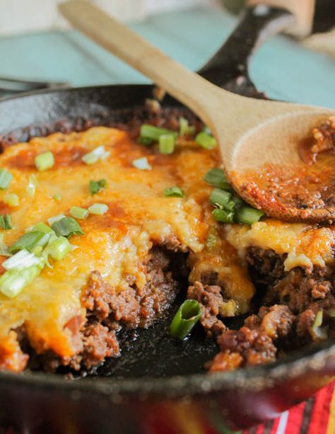 Beef Tamale Pie, Fattening Foods, Skillet Pie, Cornbread Topping, Skillet Casserole, Pepperoni Pizza Casserole, Tamale Pie Recipe, Gluten Free Casserole, Tamale Casserole