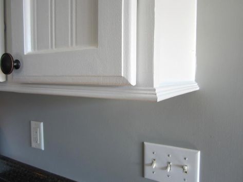 Kitchen Cabinets Trim, Kitchen Cabinet Molding, Builder Grade Kitchen, Cabinet Molding, Update Kitchen Cabinets, Cabinet Trim, Painting Oak Cabinets, Upper Kitchen Cabinets, Trim Ideas