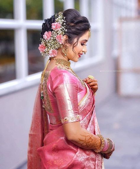 Instagram पर WittyVows: “#couplegoals with this stunning couple 😍! Shot by: @neelchavanphotography . . . . . . #indianweddings #sare #sareelove #saree #pinksaree…” Maharashtrian Bride Hairstyle Bun, Khopa Hair Styles Maharashtrian, Bridal Hairstyle Indian, Hairstyle Indian Wedding, Hairstyle Indian, Bridal Hairstyle Indian Wedding, Indian Bride Makeup, Latest Silk Sarees, Saree Hairstyles