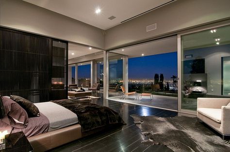 bedroom with a city skyline view Bedroom Ideas Luxury, Huge Bedrooms, Big Bedrooms, Luxury Bedroom Master, Luxury Homes Interior, Luxury Homes Dream Houses, Luxury House Designs, Luxurious Bedrooms, Interior Design Bedroom