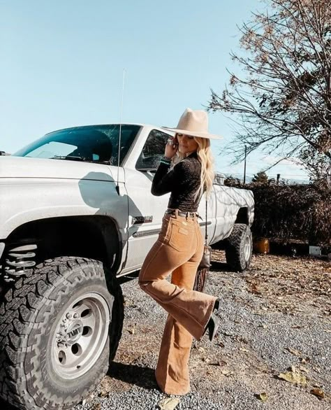 Devney Perry Aesthetic, Western Aesthetic Outfits, Country Bar Outfit, Western Concert Outfit, Indigo Ridge, Devney Perry, Bar Outfits, Country Style Outfits, Western Wear Outfits