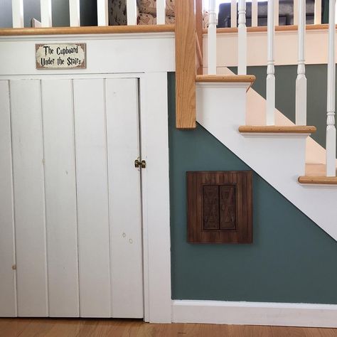 Dad Re-creates Harry Potter’s Cupboard Under the Stairs For His Sons, the Luckiest Kids Ever Cupboard Under The Stairs, Stair Nook, Stair Decals, Open Stairs, Harry Potter Room Decor, Harry Potter Bedroom, Building Stairs, Under Stairs Cupboard, Under The Stairs