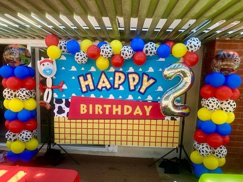 Toy Story Birthday Balloon Arch, Two Infinity And Beyond Balloon Garland, Toys Story Balloon Garland, Number 2 Balloon Mosaic Toy Story, Toy Story Balloon Arch, Toy Story Balloon Column, Toy Story Arch Backdrop, Birthday Backdrops, Toy Story Theme