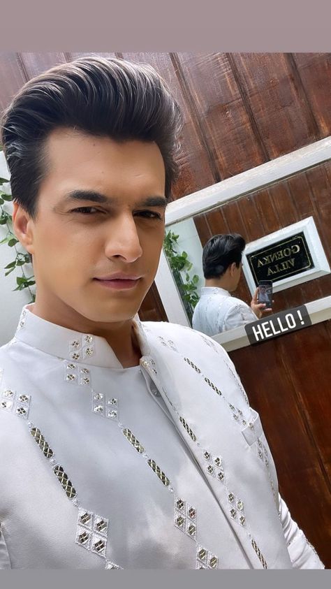 Day Wedding Outfit, Moshin Khan, India Fashion Men, Boys Waistcoat, Kaira Yrkkh, Hotfix Rhinestone, Stylish Shirts Men, Indian Men, Mens Kurta Designs