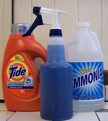 Stain Pre-treater - 1 part clear ammonia + 1 part liquid laundry detergent (Dreft or Tide). Spray up to the night before doing laundry. From Everyday Chaos: Laundry tips Homemade House Cleaners, Homemade Stain Removers, Counter Cleaner, Homemade Detergent, Diy Counter, Chocolate Stains, Homemade Cleaning Supplies, Toxic Cleaning Products, Best Cleaner