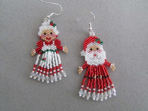 Free Crochet Patterns For Christmas, Crochet Patterns For Christmas, Beaded Christmas Earrings, Mr And Mrs Santa Claus, Anting Manik, Mrs Santa Claus, Holiday Beading, Beaded Earrings Diy, Beading Crafts