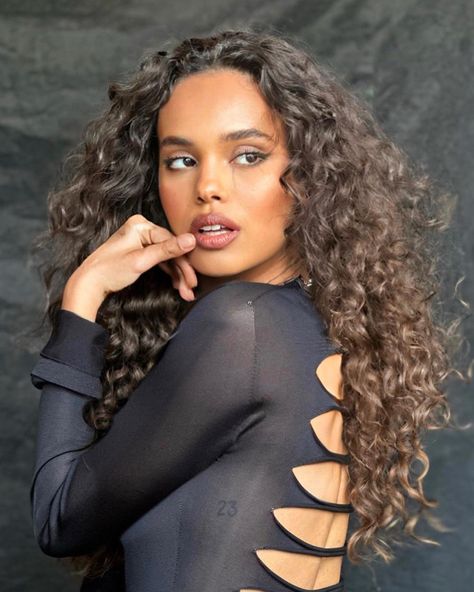 Hairstyles For Curly Hair Natural, Easy Hairstyles For Curly Hair, Alisha Boe, Curly Hair Natural, Grey Curly Hair, Natural Curls Hairstyles, Curly Hair Inspiration, Good Hair, Hairstyles For Curly Hair