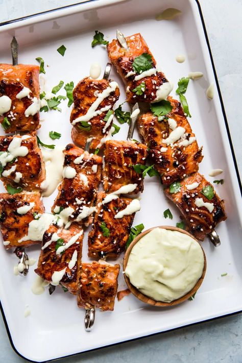 Salmon bites with wasabi mayo is a recipe that transforms one of the worlds’ healthiest foods into a supper that’s as fun to eat as it is good for you. Best Salmon Recipes, Wasabi Mayo, Salmon Skewers, Best Salmon Recipe, Best Salmon, Salmon Marinade, Salmon Soy Sauce, Salmon Bites, Sauce For Salmon